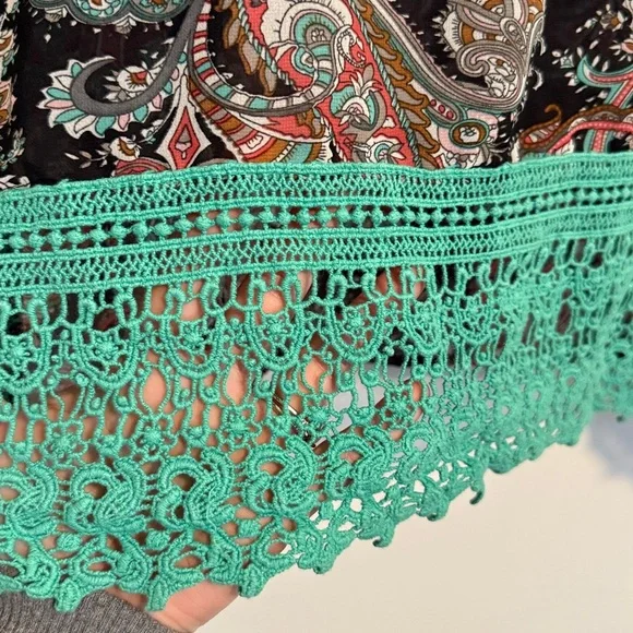 ☀️Umgee Paisley Print Semi-Sheer Blouse with Teal Crochet Detail - Picture 3 of 8